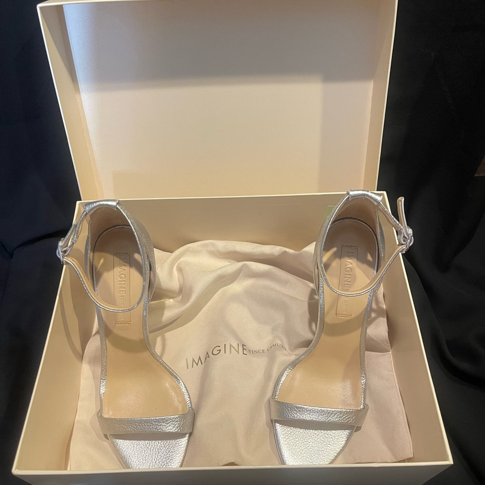 Vince Camuto Imagine Restin Platinum Tumbled Metallic with Mirror Heels Size 8M